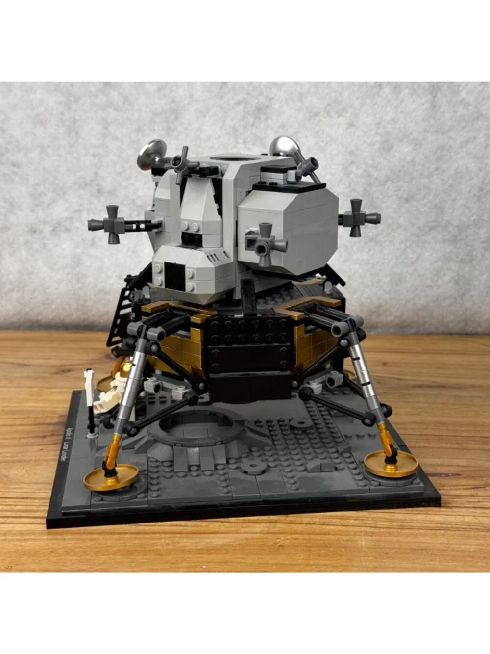Lego NASA Apollo 11 Lunar Lander 10266 100% Complete No Box Instruction